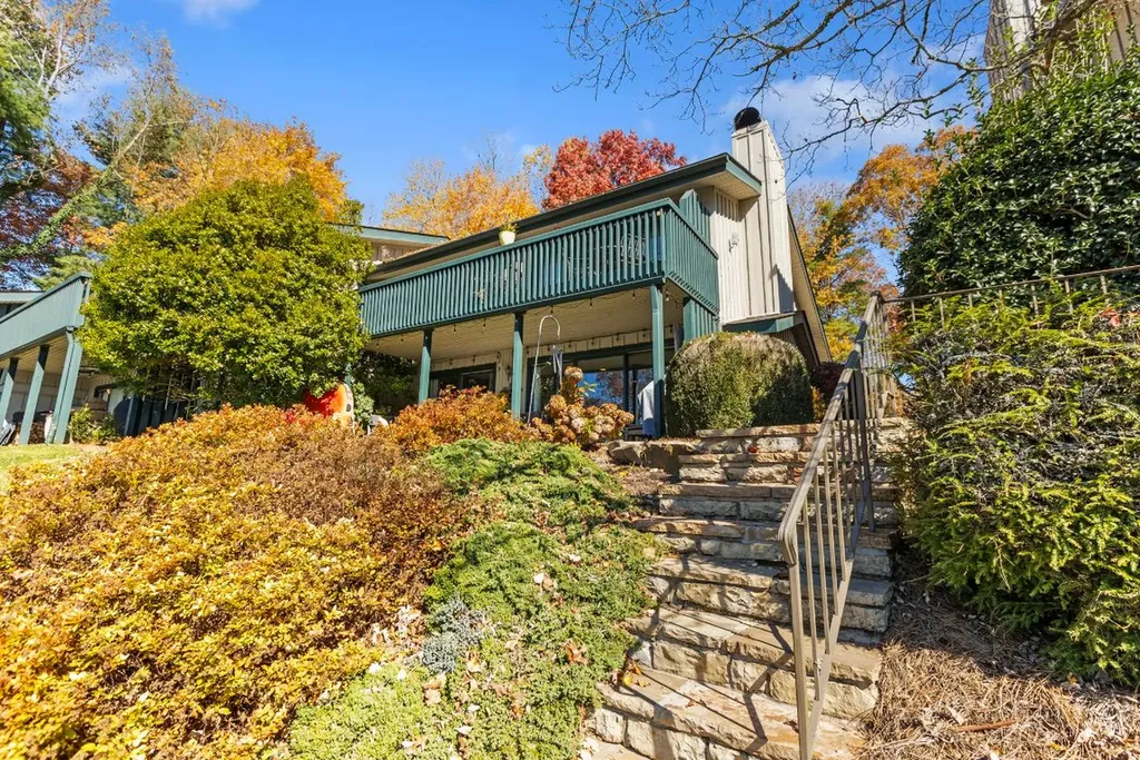 68 Toxaway Point Lake Toxaway NC 28747