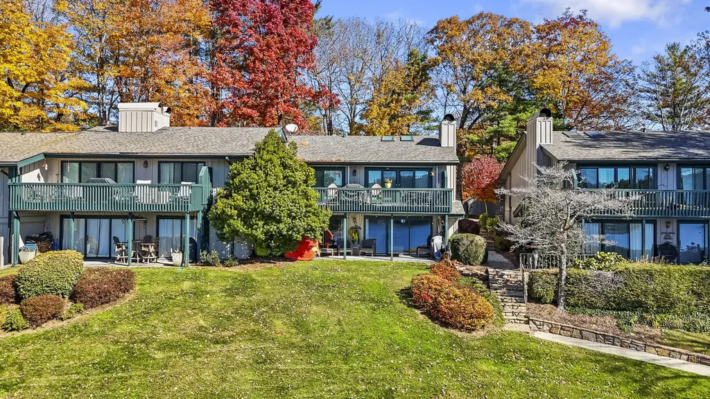 68 Toxaway Point Lake Toxaway NC 28747