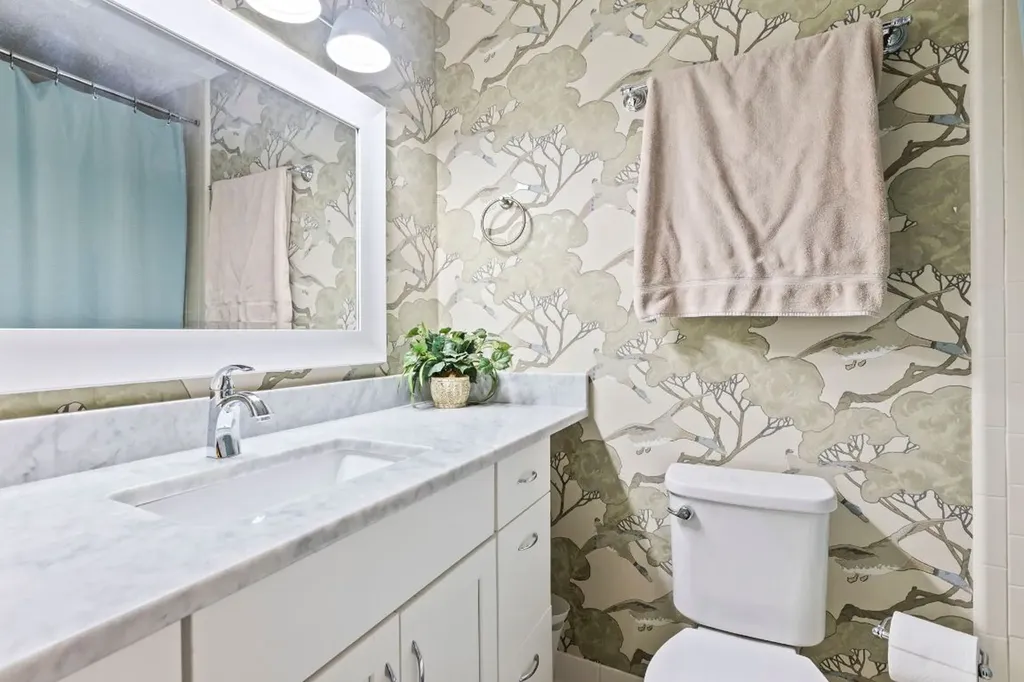 68 Toxaway Point Lake Toxaway NC 28747