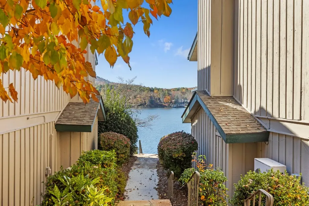 68 Toxaway Point Lake Toxaway NC 28747