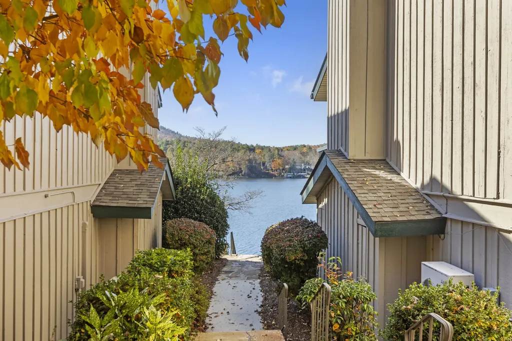 68 Toxaway Point Lake Toxaway NC 28747