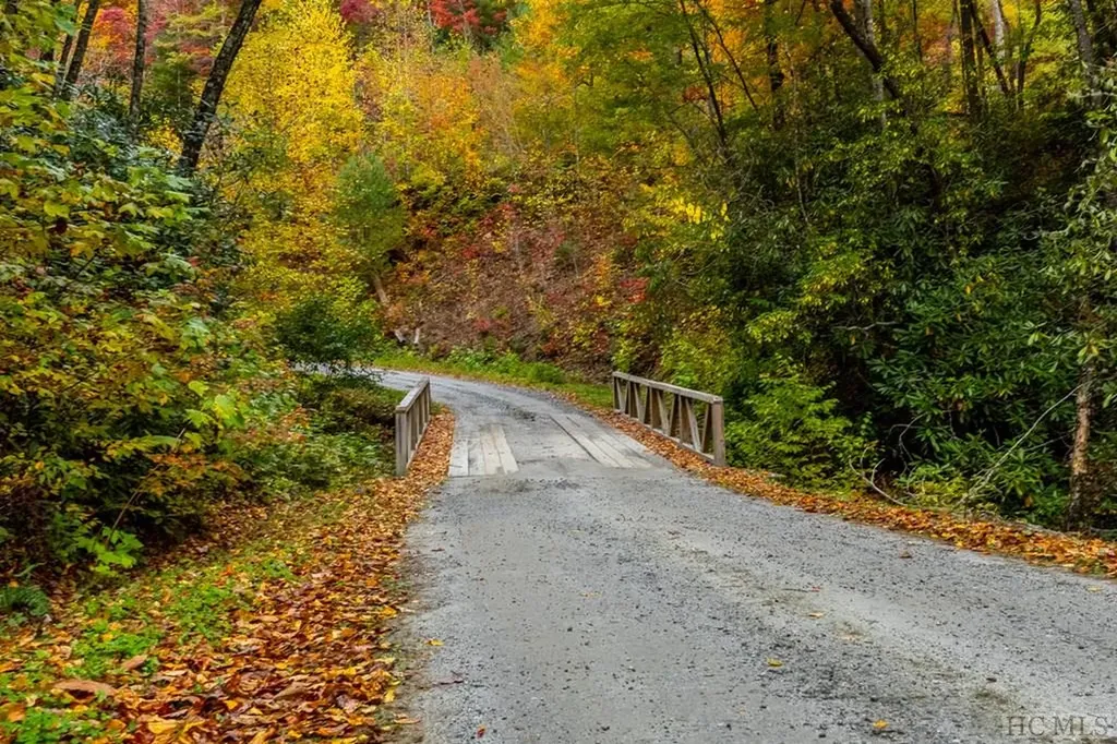 35 Lowland Glade Glenville NC 28736