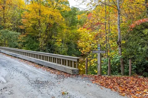 28 Lowland Glade Glenville NC 28736