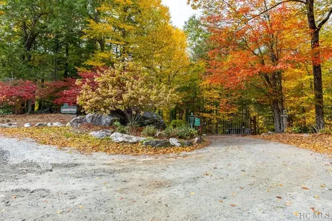 28 Lowland Glade Glenville NC 28736