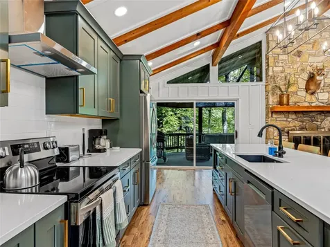 412 Cherokee Trace Lake Toxaway NC 28747