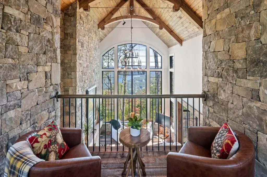 1544 Panthertown Road Lake Toxaway NC 28747