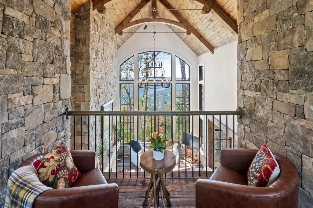 1544 Panthertown Road Lake Toxaway NC 28747
