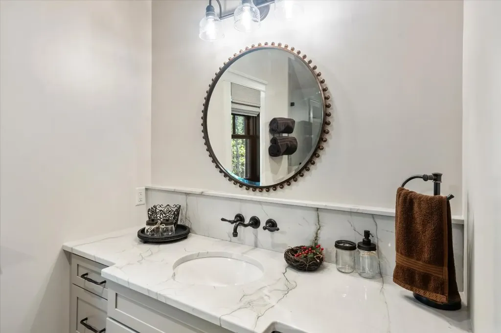 1544 Panthertown Road Lake Toxaway NC 28747