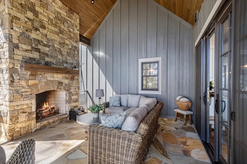 1544 Panthertown Road Lake Toxaway NC 28747