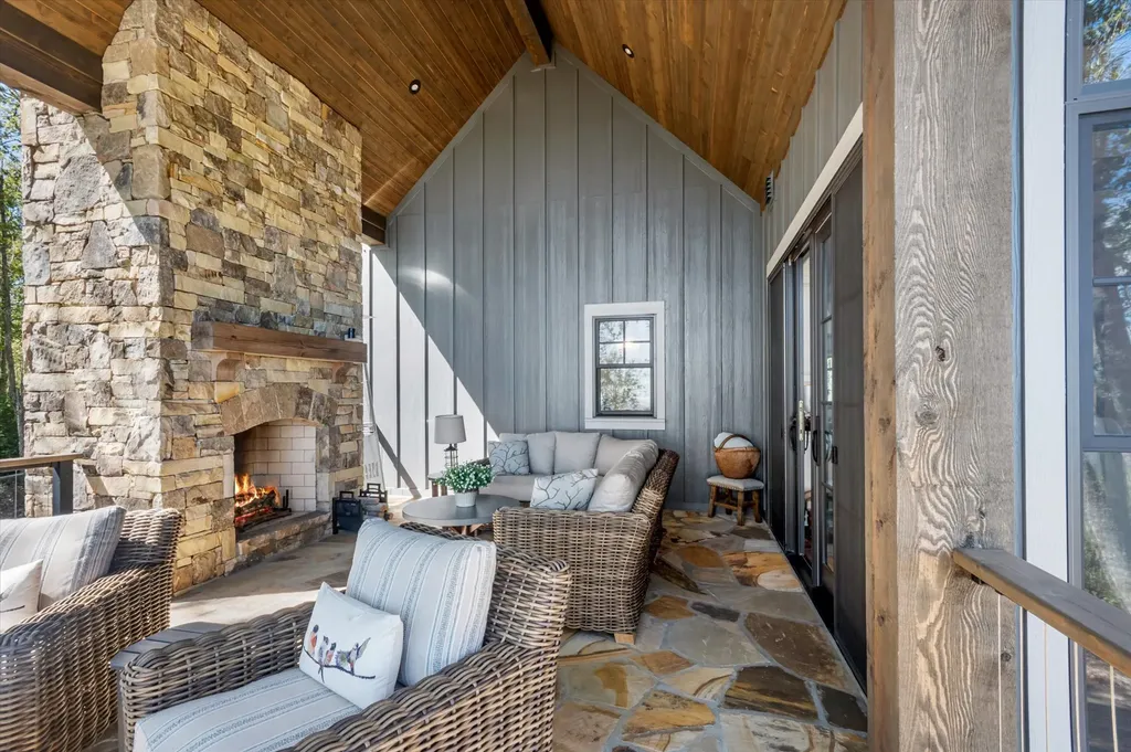 1544 Panthertown Road Lake Toxaway NC 28747
