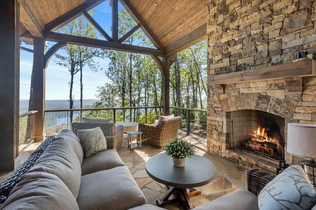 1544 Panthertown Road Lake Toxaway NC 28747