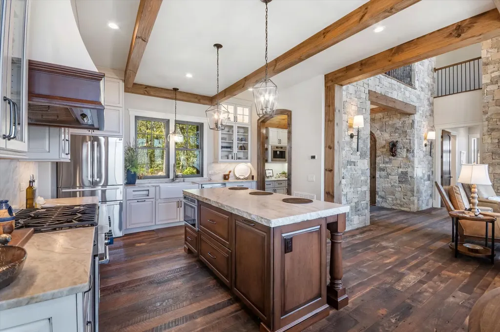 1544 Panthertown Road Lake Toxaway NC 28747
