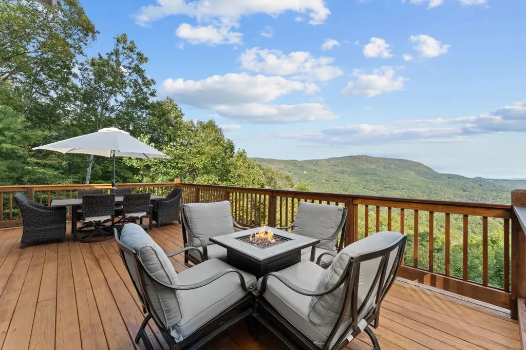 453 Eagle Ridge Sapphire NC 28774