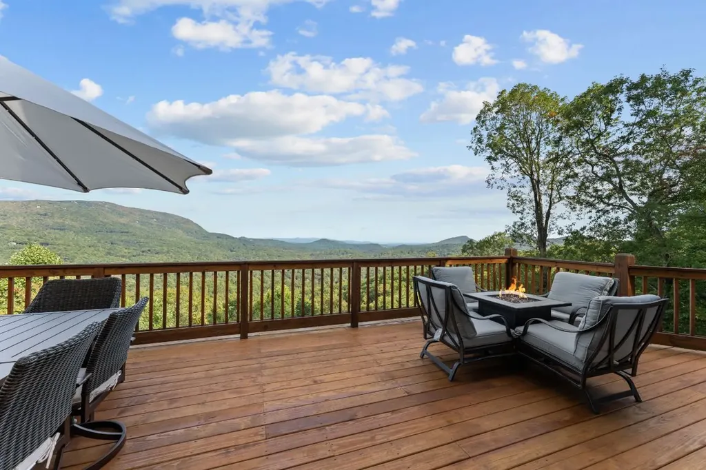 453 Eagle Ridge Sapphire NC 28774