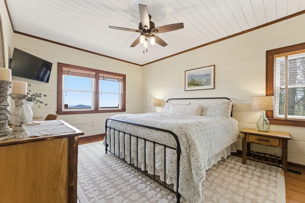 453 Eagle Ridge Sapphire NC 28774