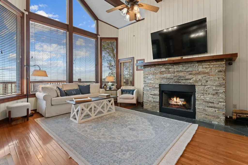 453 Eagle Ridge Sapphire NC 28774