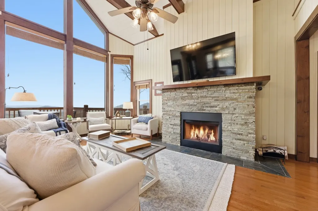 453 Eagle Ridge Sapphire NC 28774