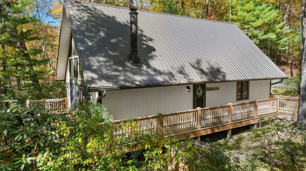 1917 West Christy Trail Sapphire NC 28774