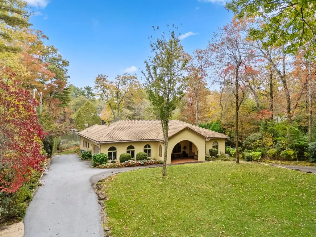 568 W Club Boulevard Lake Toxaway NC 28747