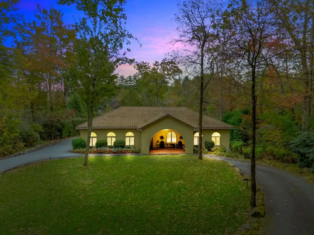 568 W Club Boulevard Lake Toxaway NC 28747