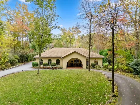 568 W Club Boulevard Lake Toxaway NC 28747