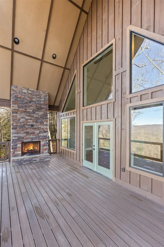 401 Windy Gap Lane Sapphire NC 28774