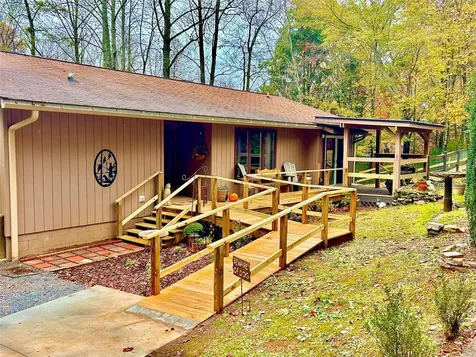 437 Ammons Road Franklin NC 28734