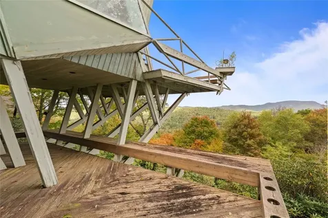 336 North Drive Highlands NC 28741