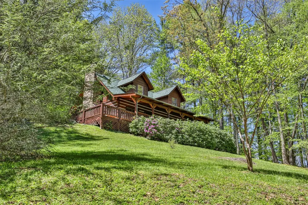 187 Papaw Lane Glenville NC 28736