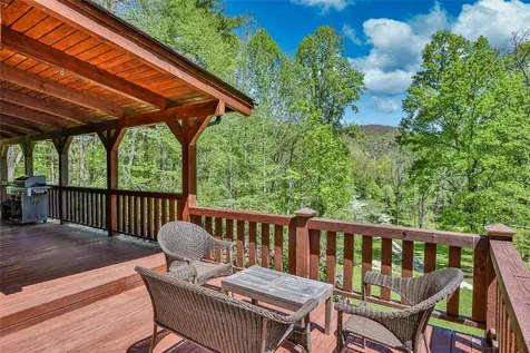 187 Papaw Lane Glenville NC 28736