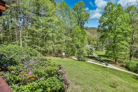 187 Papaw Lane Glenville NC 28736