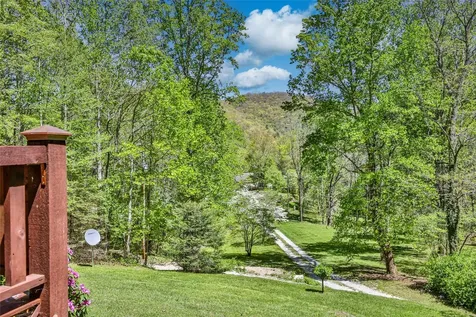 187 Papaw Lane Glenville NC 28736