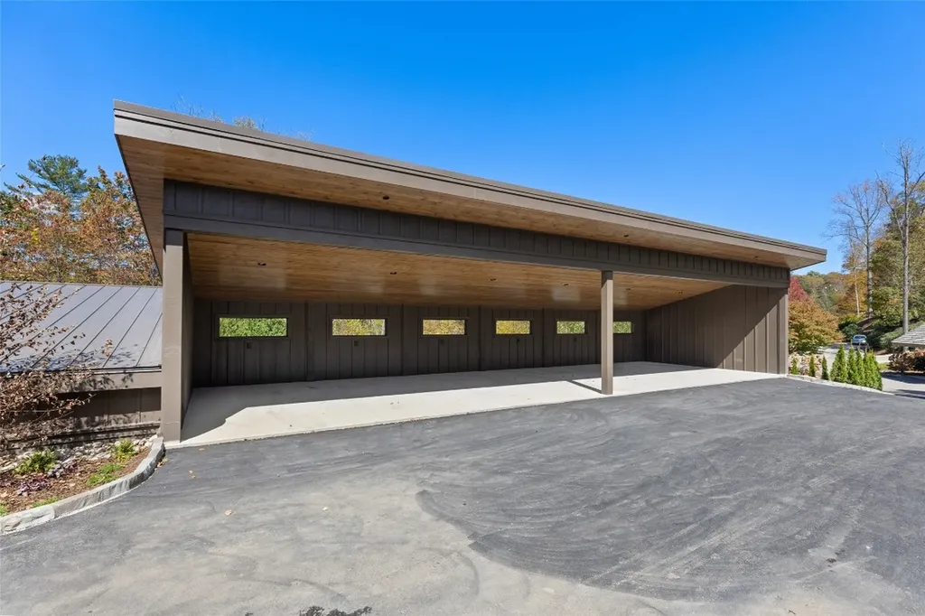 504 Birchwood Drive Highlands NC 28741