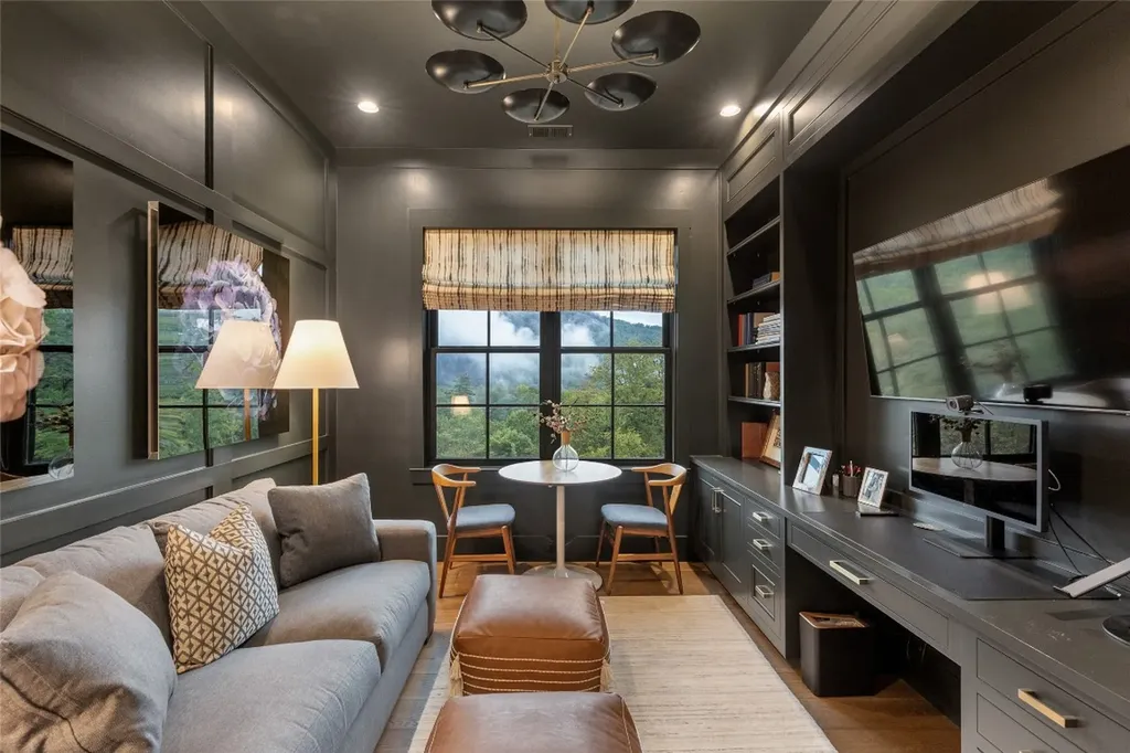 323 W. Falls Drive Sapphire NC 28774