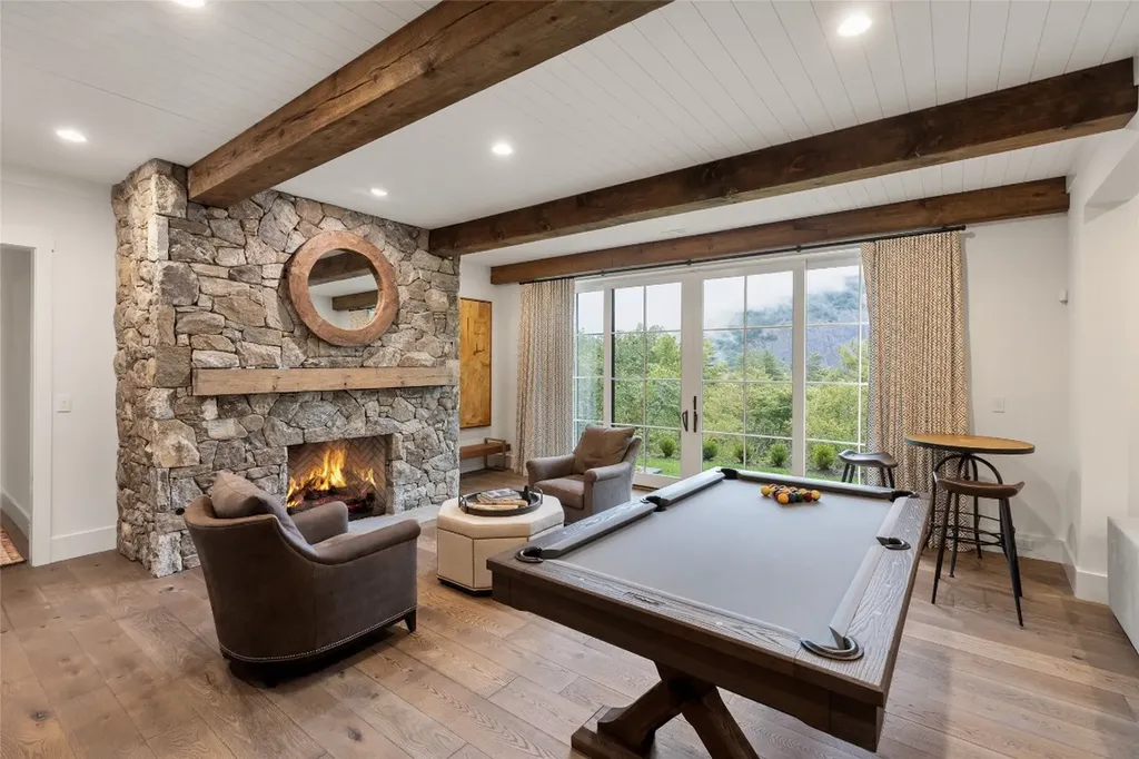 323 W. Falls Drive Sapphire NC 28774