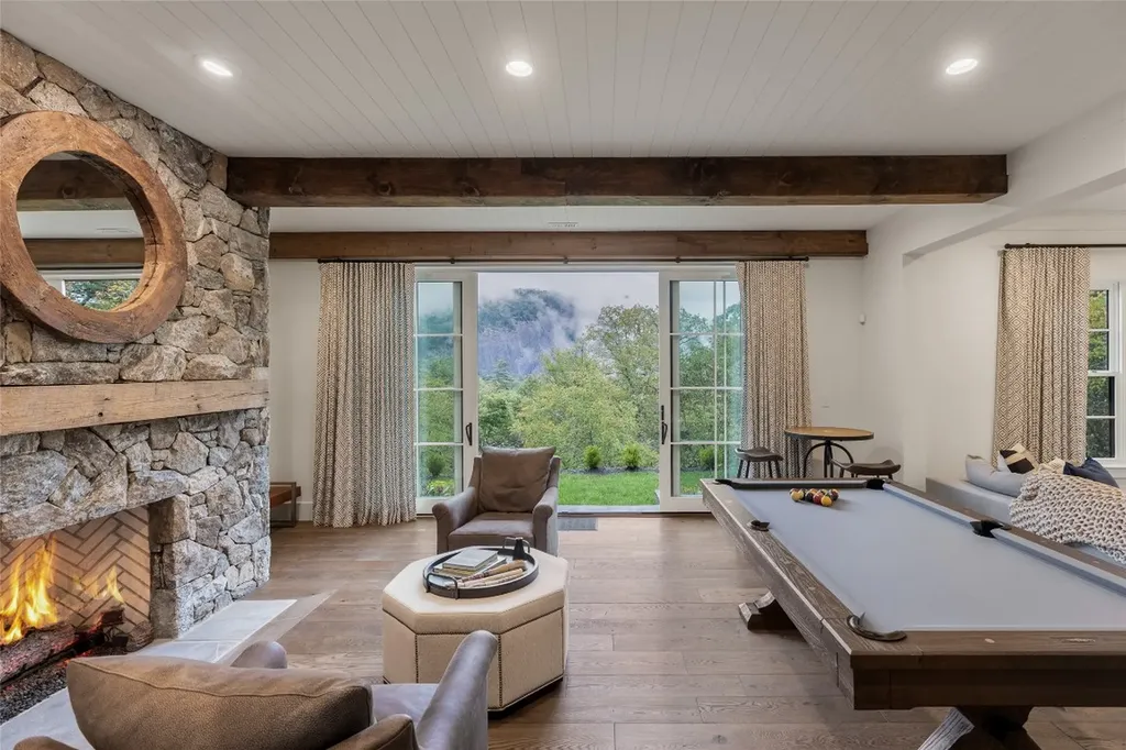 323 W. Falls Drive Sapphire NC 28774