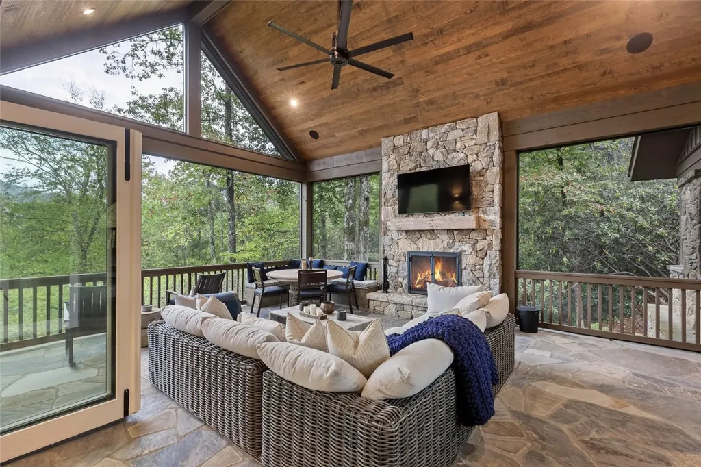 323 W. Falls Drive Sapphire NC 28774