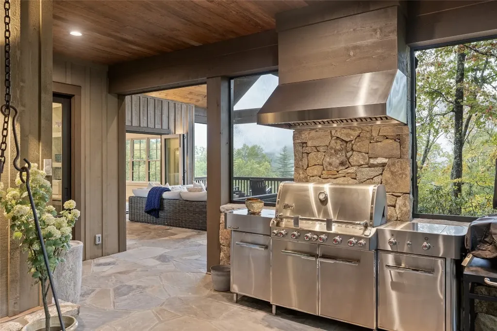 323 W. Falls Drive Sapphire NC 28774