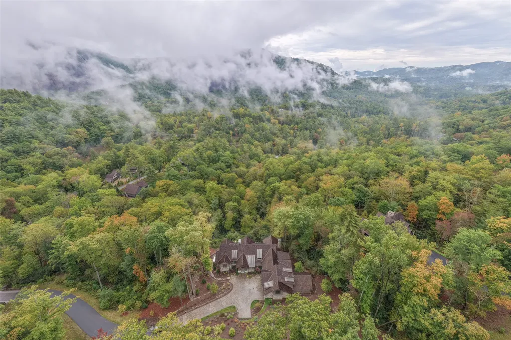 323 W. Falls Drive Sapphire NC 28774