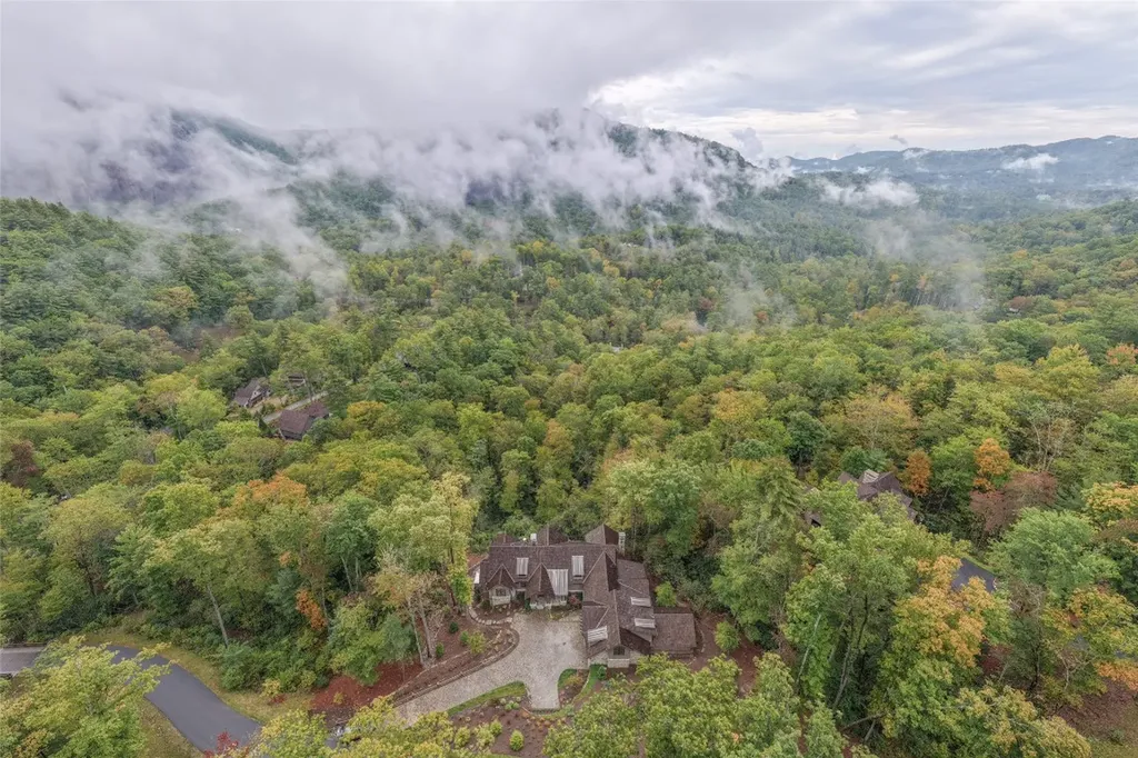 323 W. Falls Drive Sapphire NC 28774