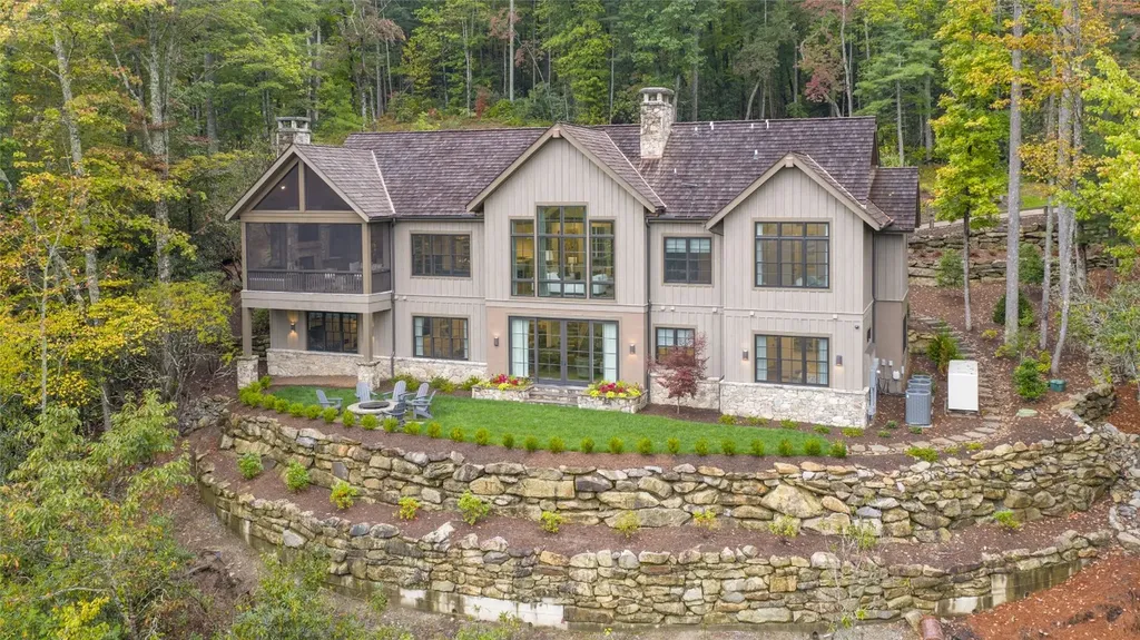 323 W. Falls Drive Sapphire NC 28774