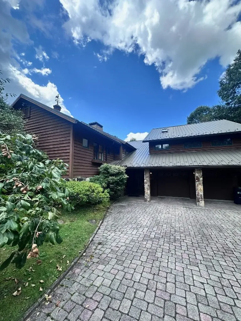 1292 Leonard Road Highlands NC 28741