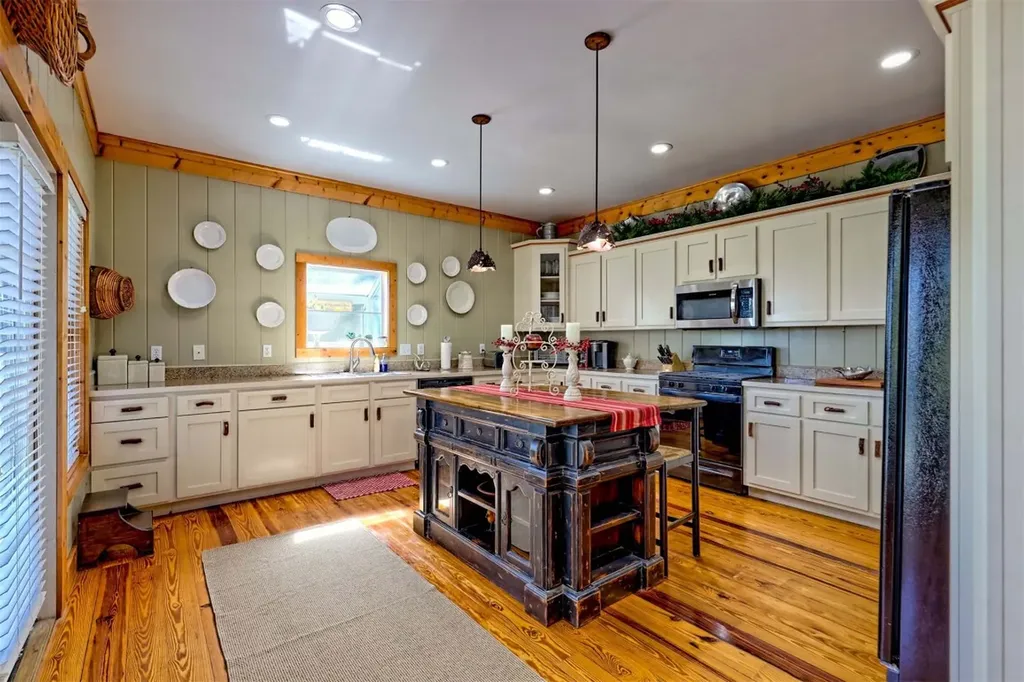 3315 Bald Mountain Road Sky Valley GA 30537