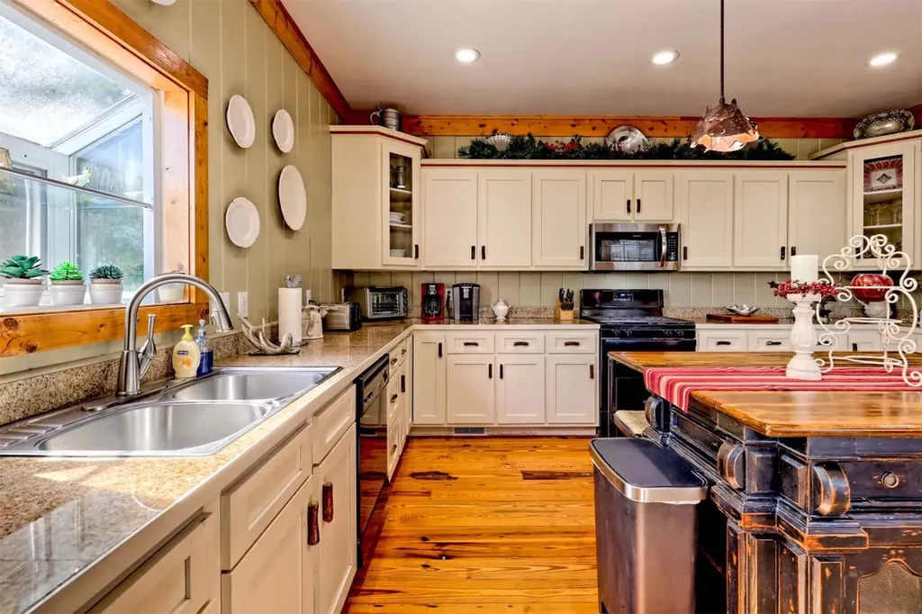 3315 Bald Mountain Road Sky Valley GA 30537