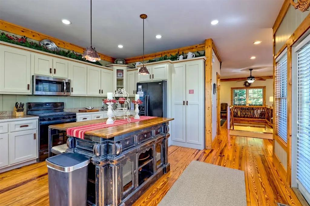 3315 Bald Mountain Road Sky Valley GA 30537