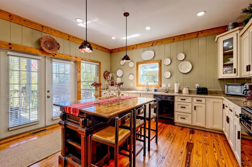 3315 Bald Mountain Road Sky Valley GA 30537