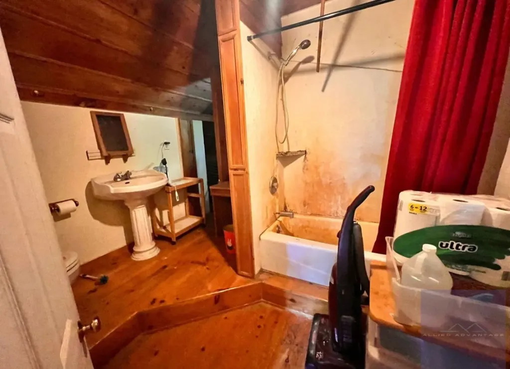 577 Paul Mccoy Road Lake Toxaway NC 28747