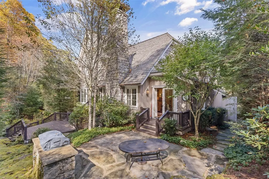 22 Old Edwards Circle Highlands NC 28741