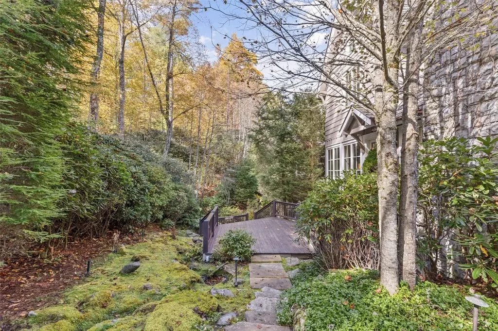 22 Old Edwards Circle Highlands NC 28741