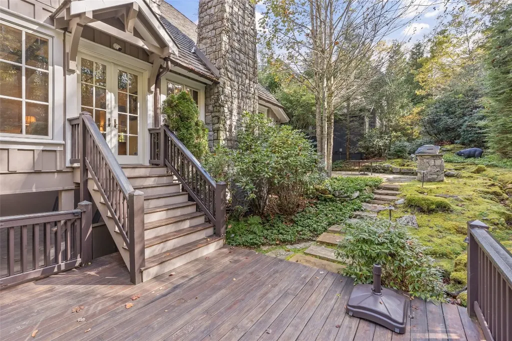 22 Old Edwards Circle Highlands NC 28741